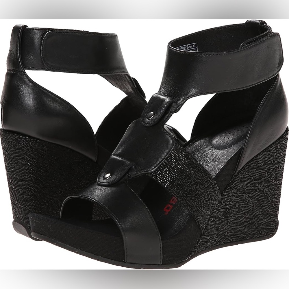 Tsubo Neelie Wedge Sandals - Picture 2 of 8